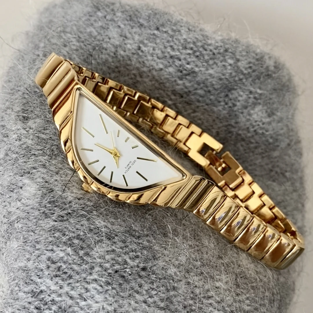 金色半月盘轻奢风小众设计独特时尚气质女士石英手表小金表腕表