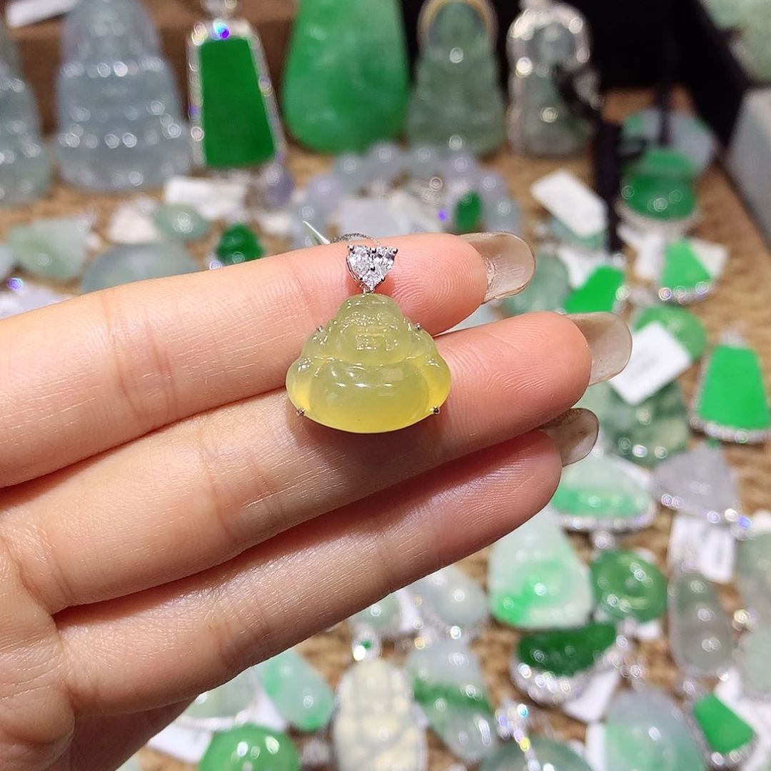 翡翠18K金镶嵌颈饰佛