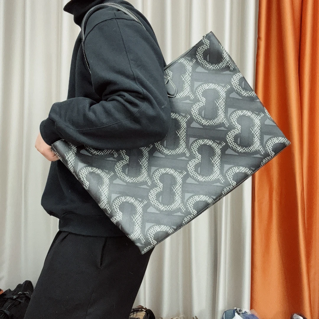 95新 BURBERRY/博柏利 【冰】托特包