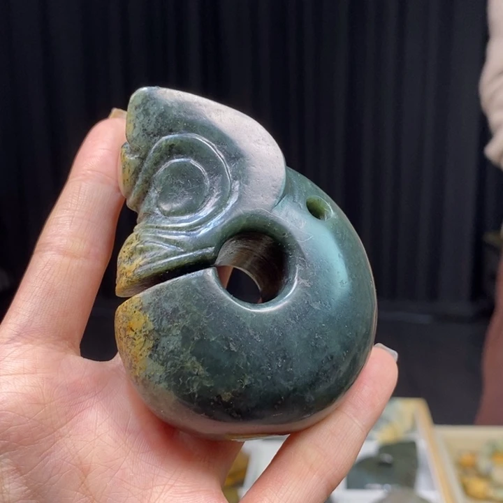 岫岩河磨玉（透闪石质玉）颈饰未镶嵌