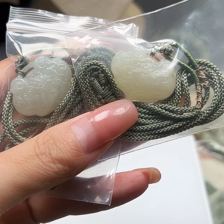 和田玉未镶嵌颈饰33