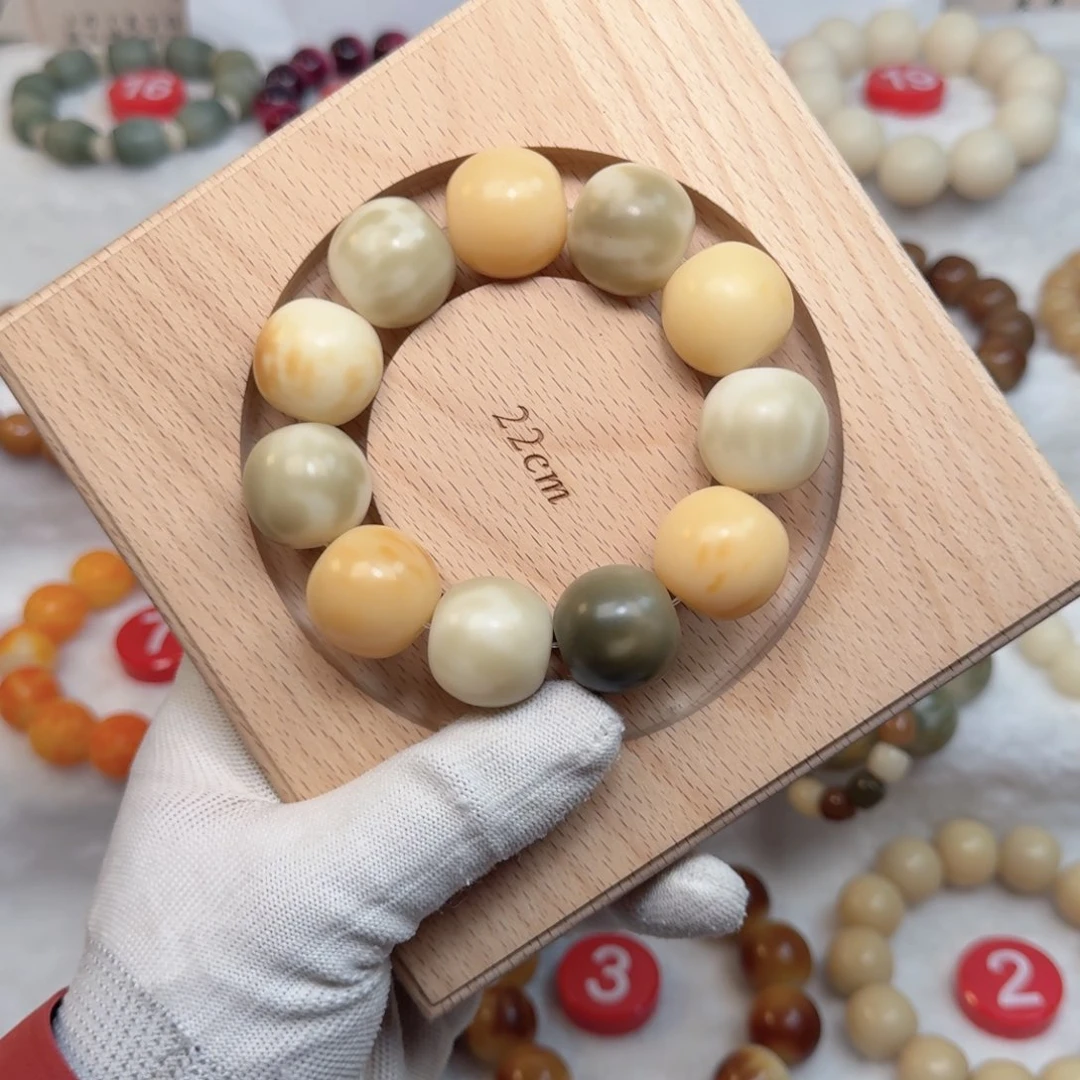 吊坠白玉菩提22日暮山河