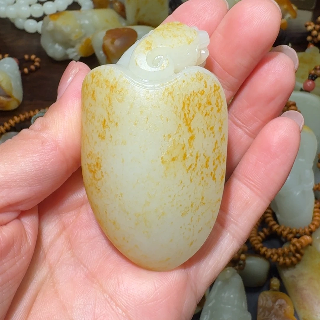 和田玉（糖玉）未镶嵌挂件