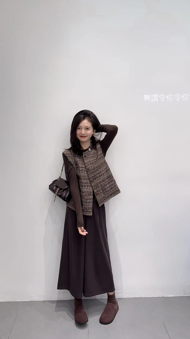 2025秋季新款韩系气质高级感打底衫叠穿马甲外套高腰阔腿裤三件套