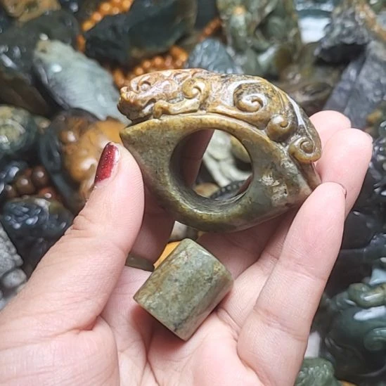 岫岩河磨玉（透闪石质玉）未镶嵌挂件