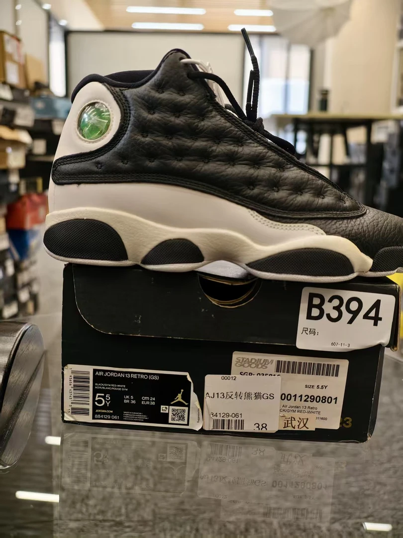 Nike  aj13反转熊猫  全新原盒  38码  11月26  gui  B394