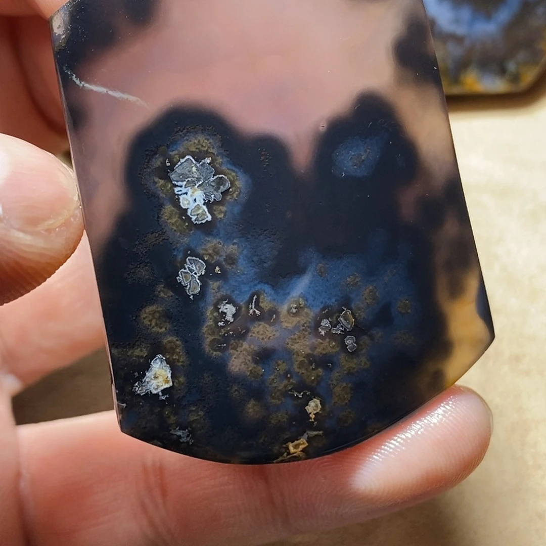 玛瑙/玉髓颈饰未镶嵌君*