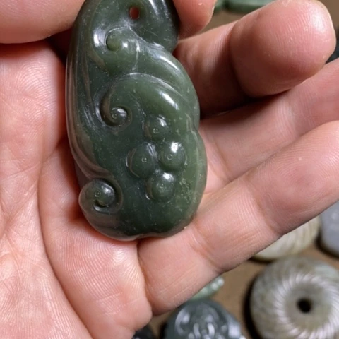 和田玉未镶嵌挂件