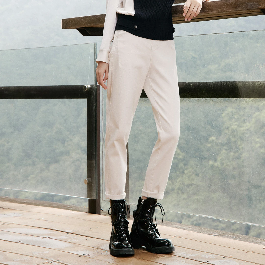 【众心专属】歌蒂诗秋季专柜新款宽松显瘦米白色牛仔裤 1D32N9507