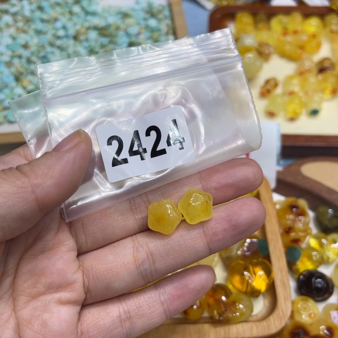 琥珀未镶嵌珠宝奇石