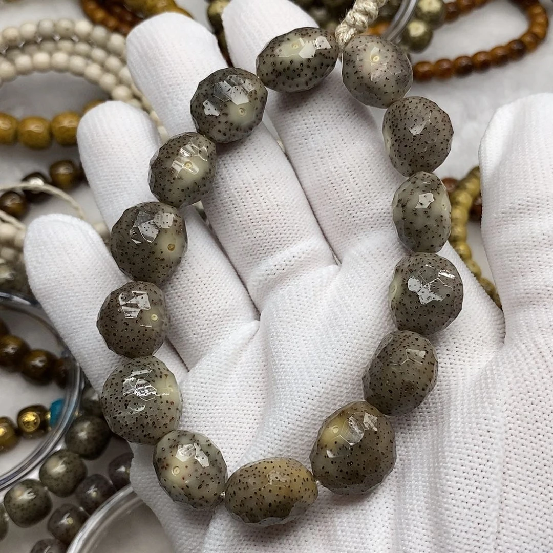 手串星月菩提石玉料