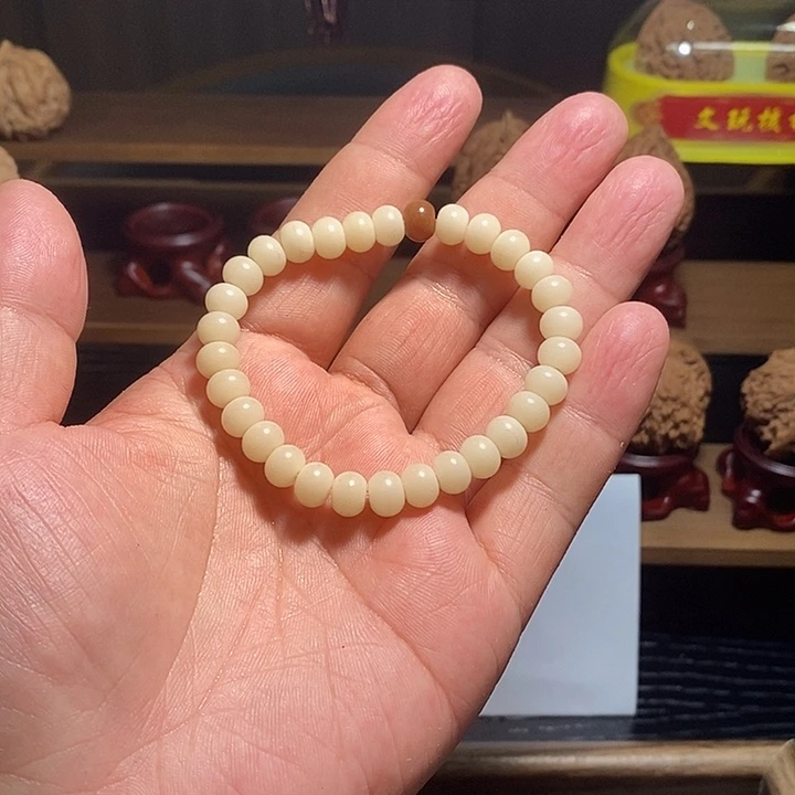 把件文玩核桃白玉菩提