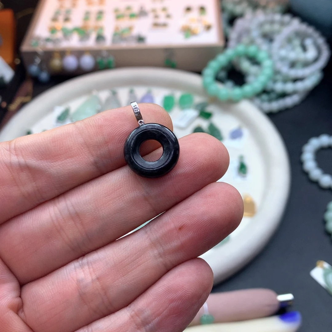 颈饰银S925镶嵌翡翠剑**痕