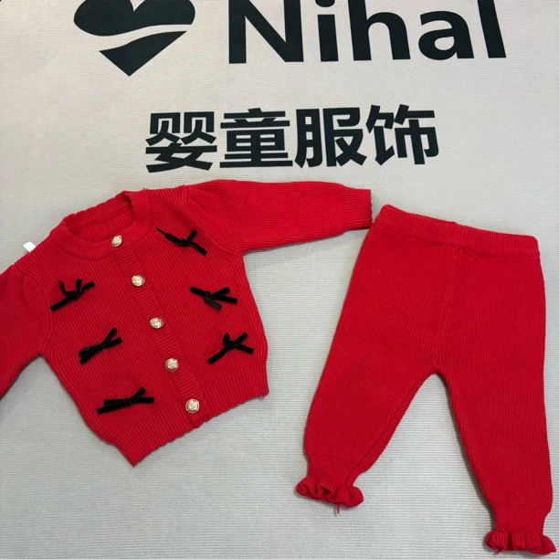 女宝红色毛衣裤子套装