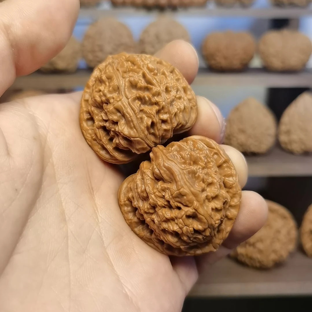 文玩核桃把件37全品三角白