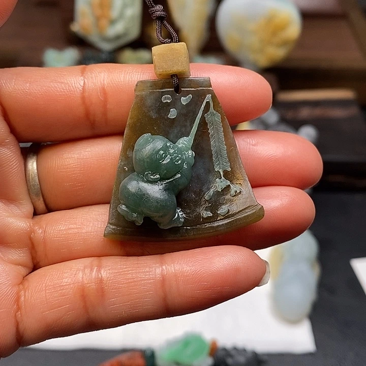 爱***生定制翡翠未镶嵌毛货抛光