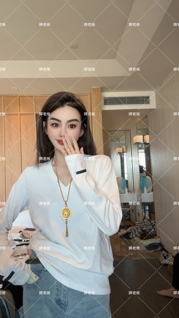 「婷老板」新款、袖口小标V领长袖T恤111-20