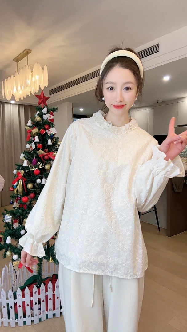 小玉推荐 杏色《立体花瓣领》打底T恤