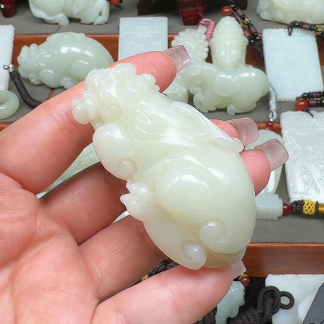 明***战和田玉未镶嵌把件