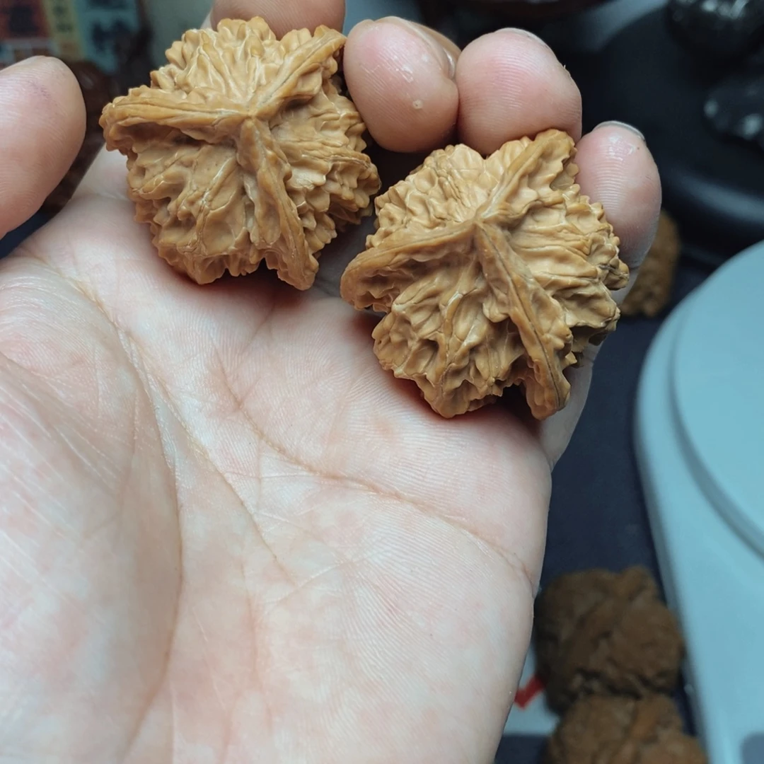 0***3把件文玩核桃盘山三棱1388