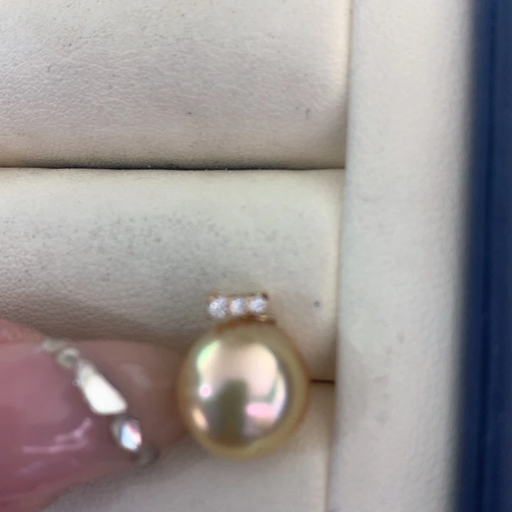 颈饰18K金镶嵌海水珍珠