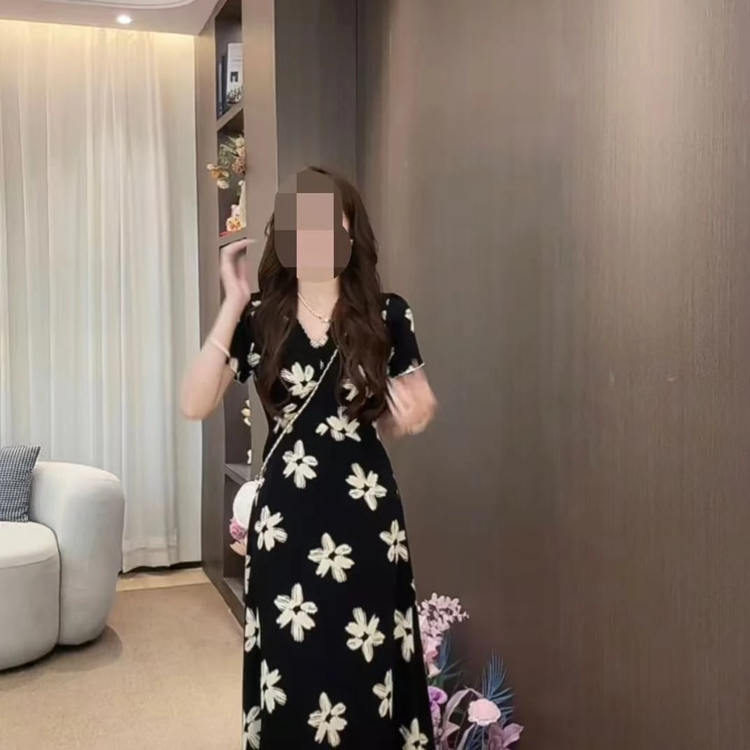 法式气质时尚气质V领收腰显瘦碎花连衣裙2025新款复古优雅潮