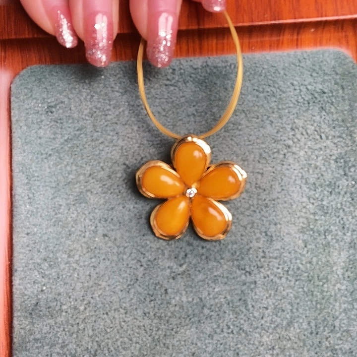 蜜蜡银S925镶嵌颈饰吊坠