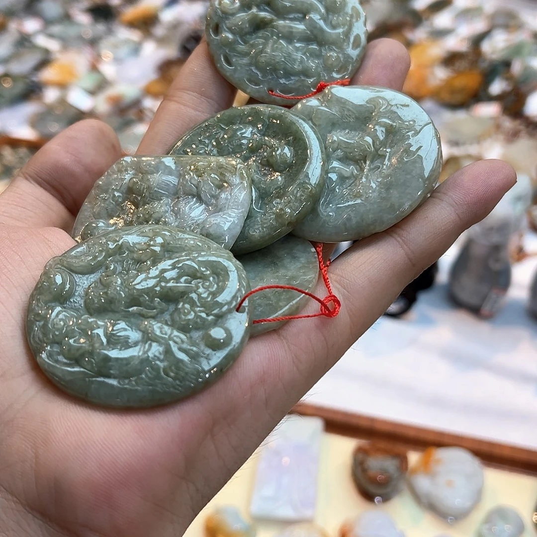 福***翡翠未镶嵌颈饰挂件