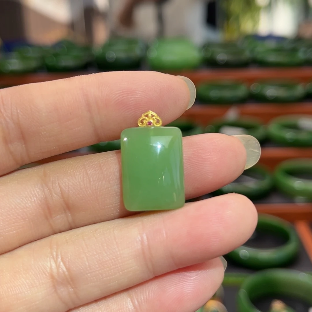 吊坠(不含链)18K金镶嵌和田玉