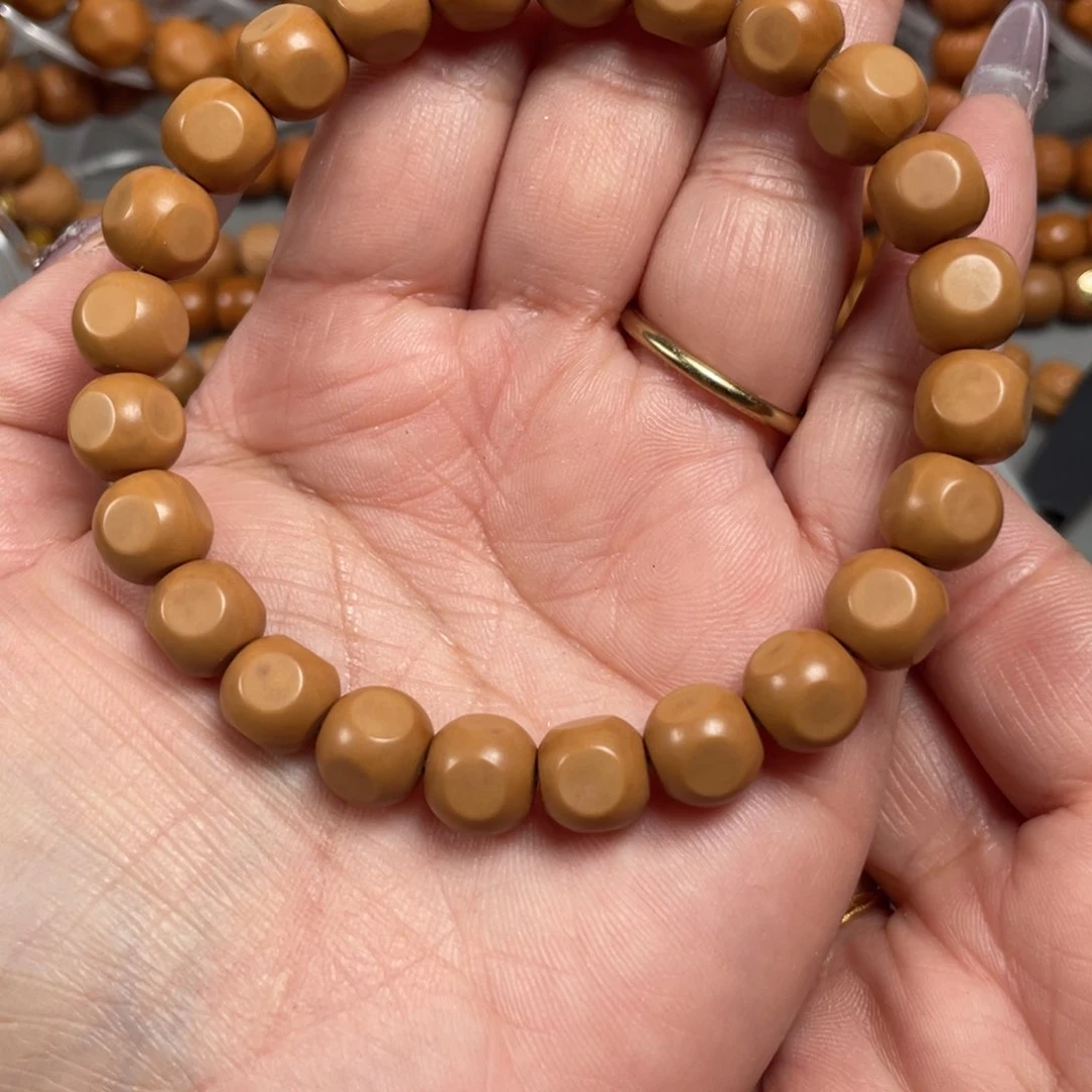 非洲檀香无事牌小六方手串8+