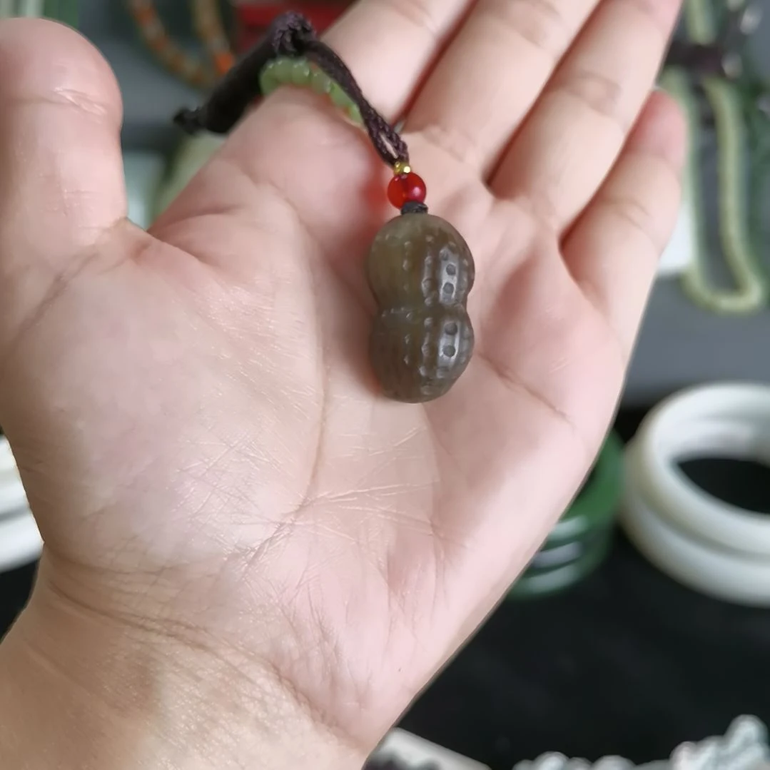 和田玉未镶嵌颈饰和田玉糖花生