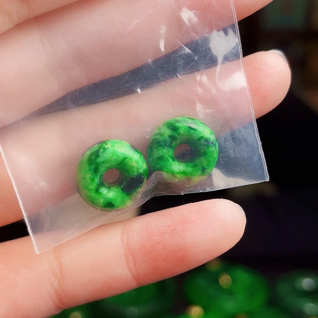 颈饰未镶嵌翡翠多样性