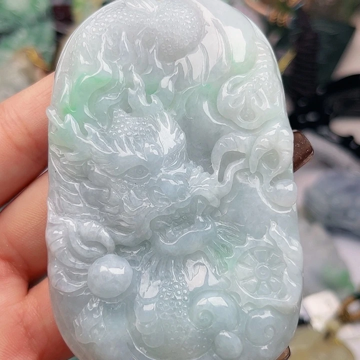 翡翠未镶嵌颈饰挂件