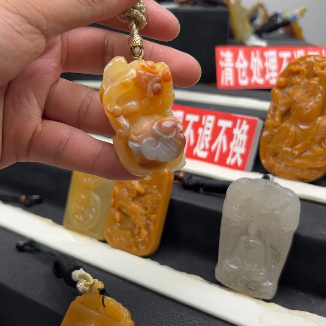 未镶嵌石英质玉（黄龙玉）黄龙玉