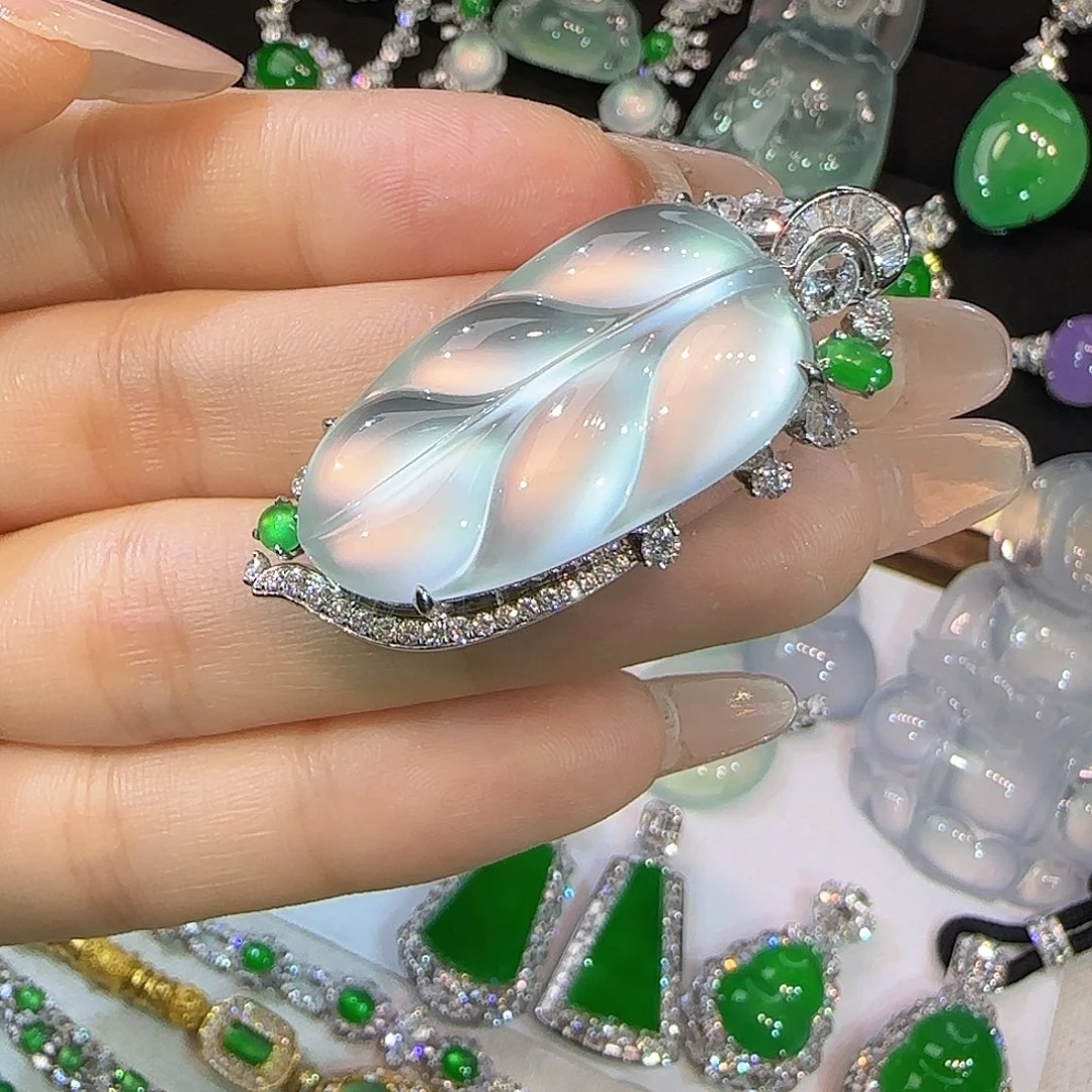 翡翠18K金镶嵌戒指