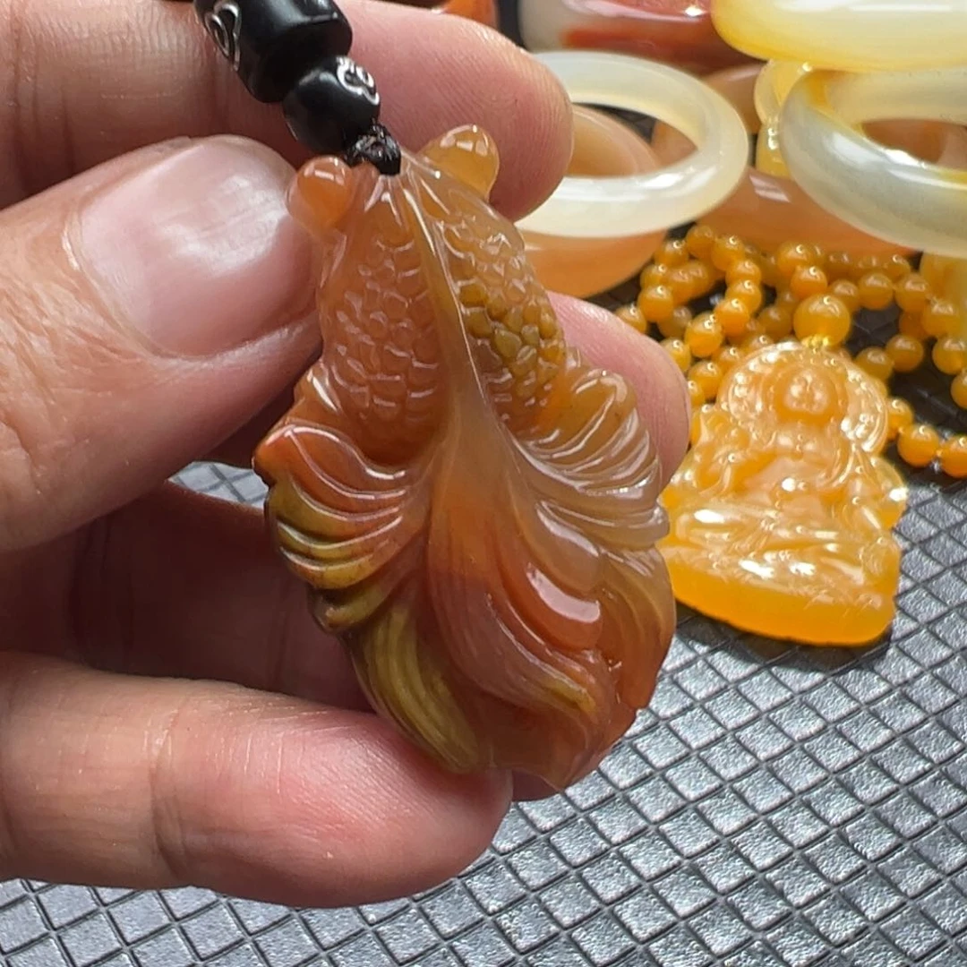 石英质玉未镶嵌颈饰