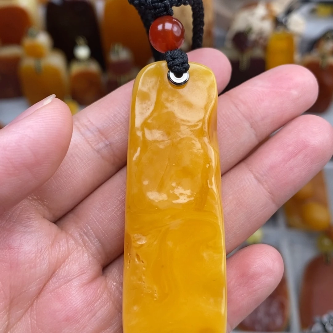 未镶嵌吊坠(赠链)琥珀