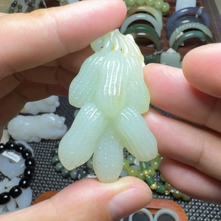 未镶嵌和田玉挂件