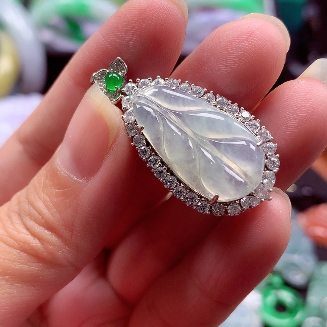 翡翠银S925镶嵌颈饰翡翠