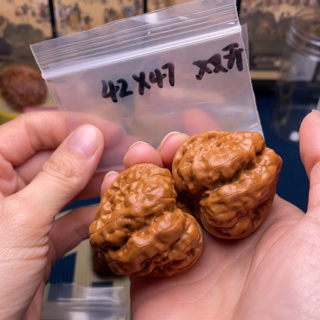 T***。文玩核桃吊坠双开三角蛤蟆头