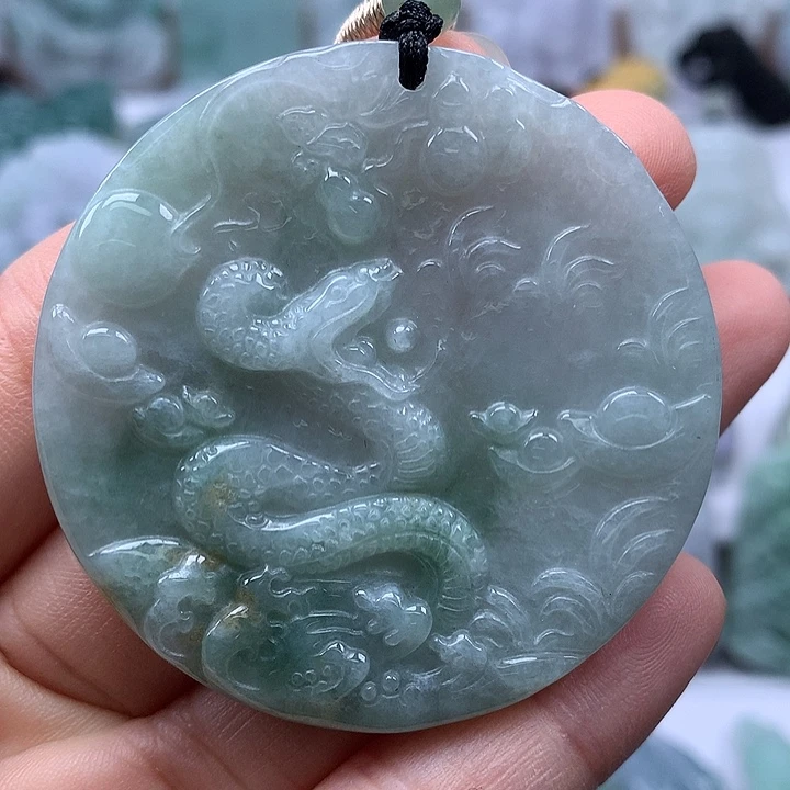 翡翠未镶嵌颈饰蛇牌福利洒黄翡福利有棉感福利