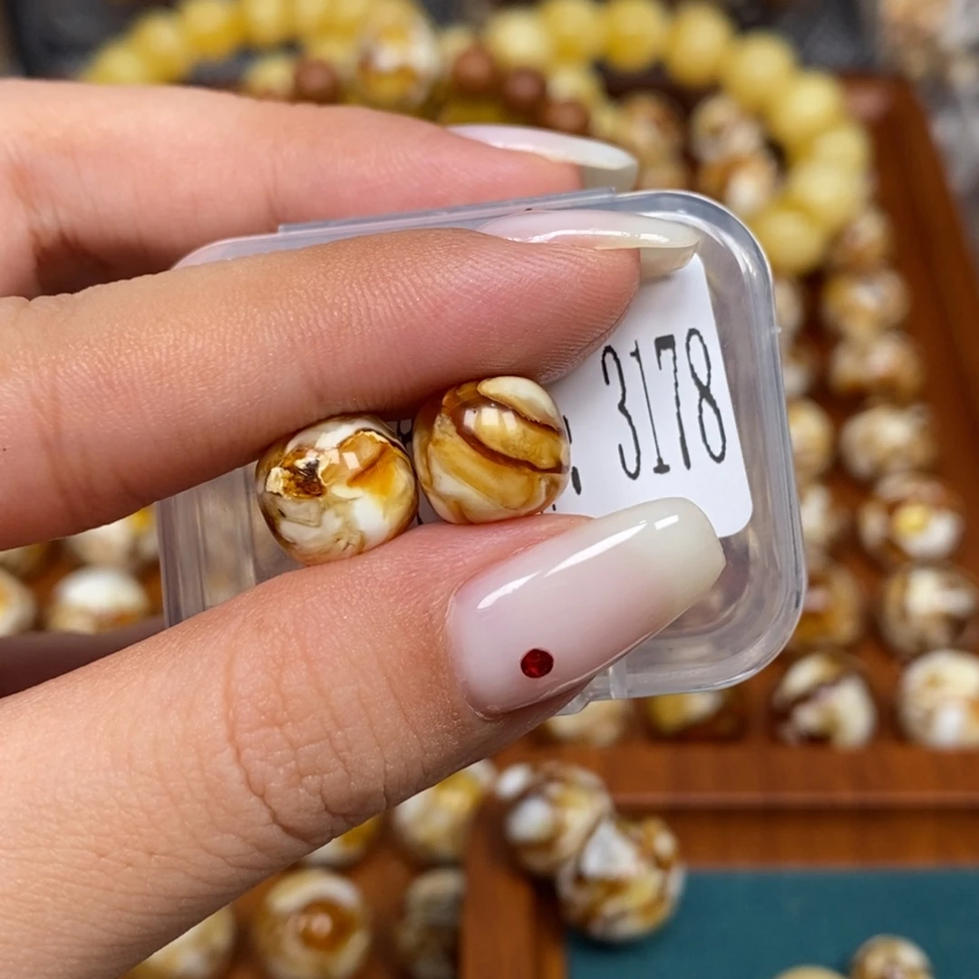沁色蜜蜡未镶嵌3178