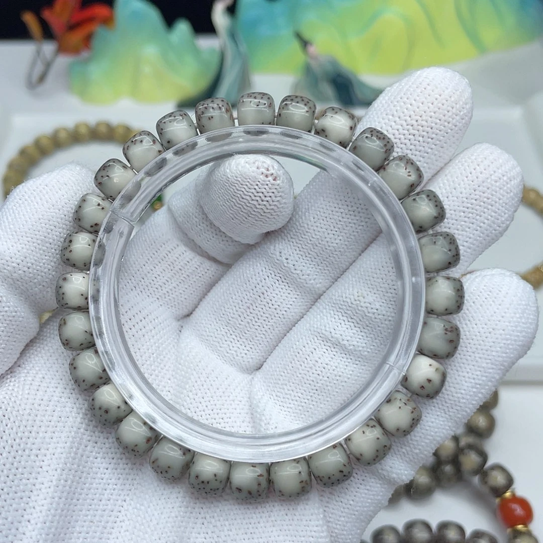 星月菩提手串20。8/7满绿绿背河豚