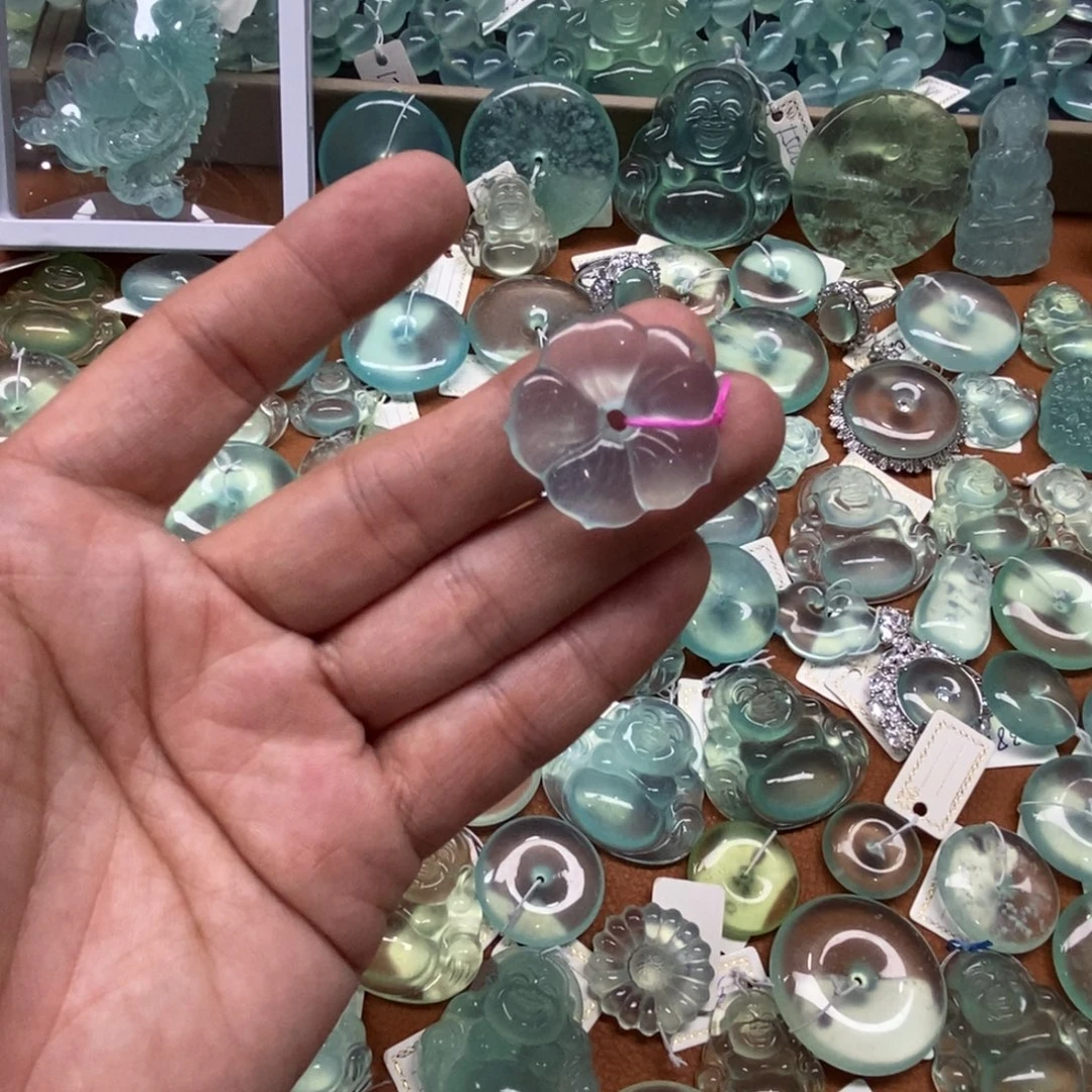 蛇纹石玉未镶嵌颈饰