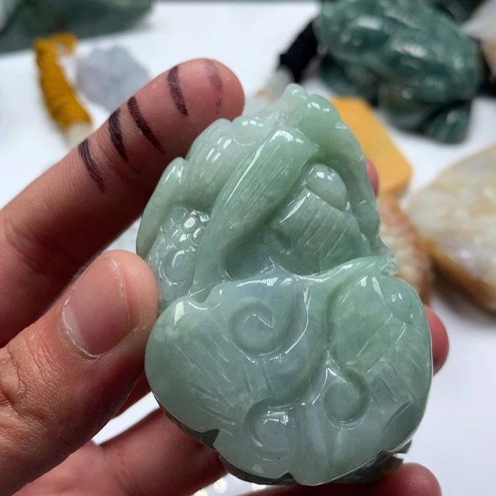 翡翠未镶嵌颈饰保真天然a货翡翠