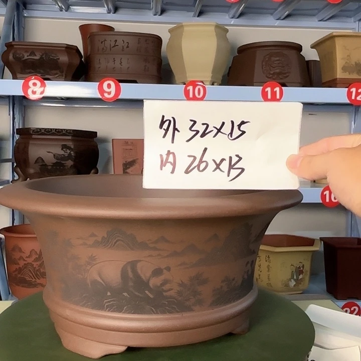 紫砂花盆刻绘熊猫