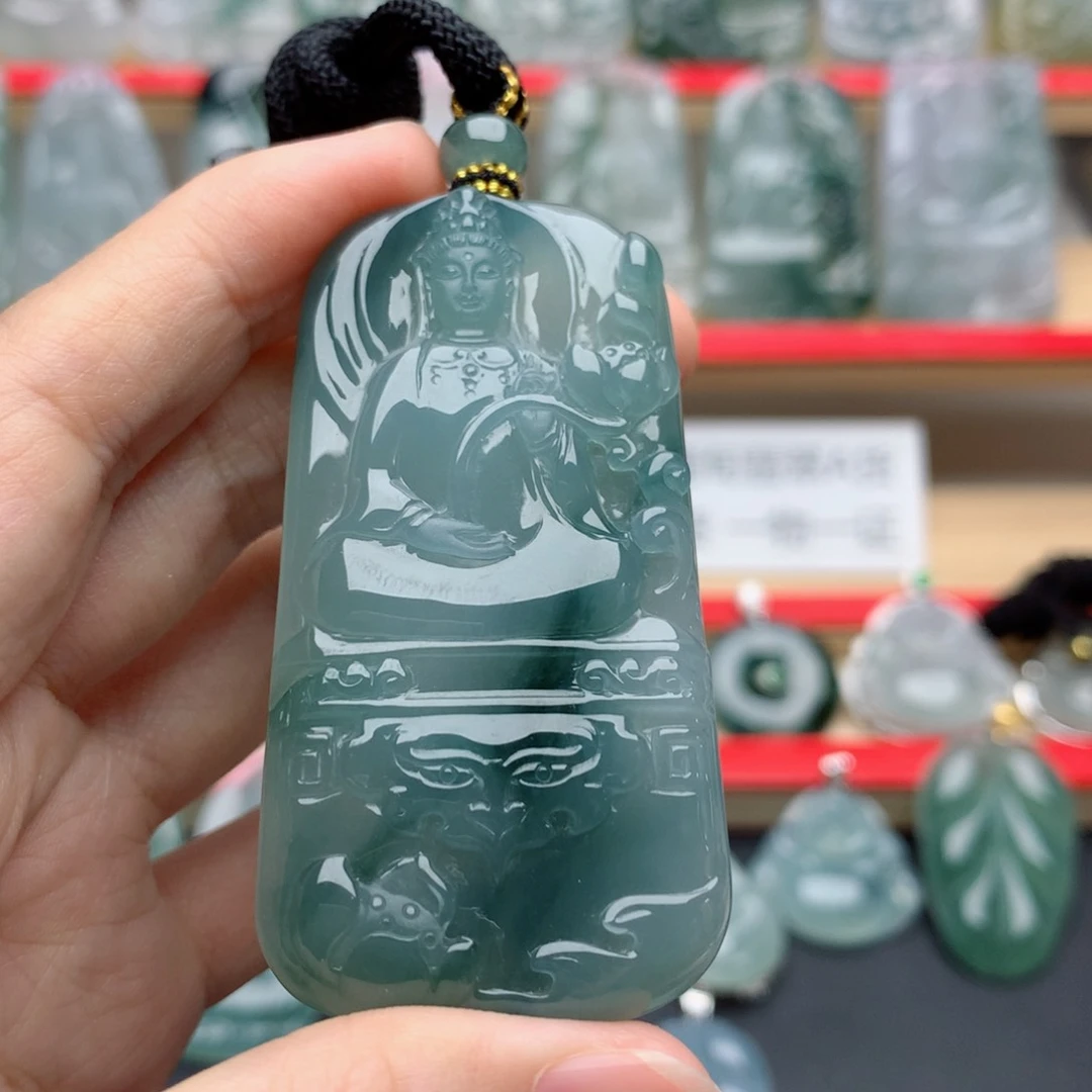 翡翠未镶嵌颈饰素衣