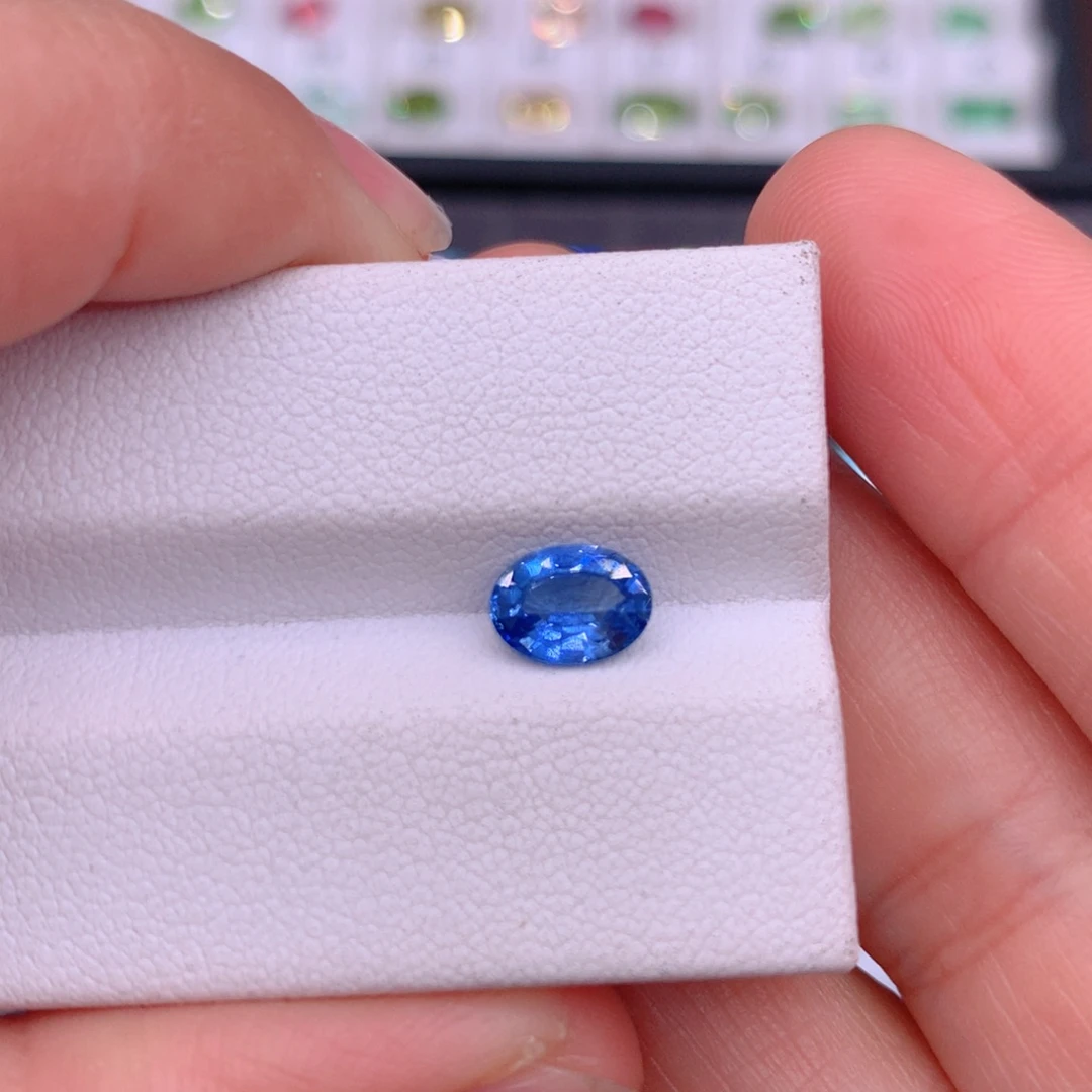珠宝奇石蓝宝石未镶嵌