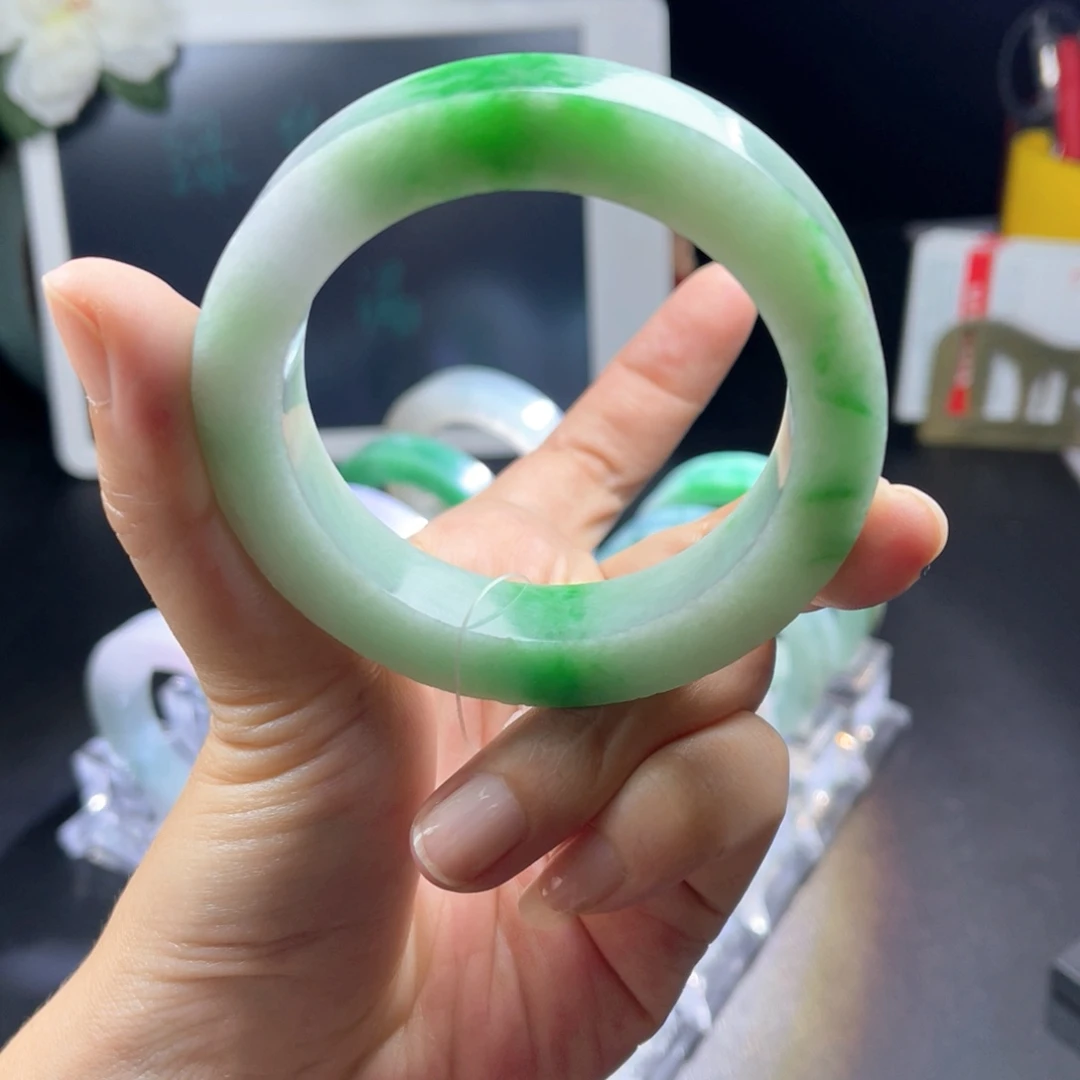 定制翡翠未镶嵌天然翡翠手镯