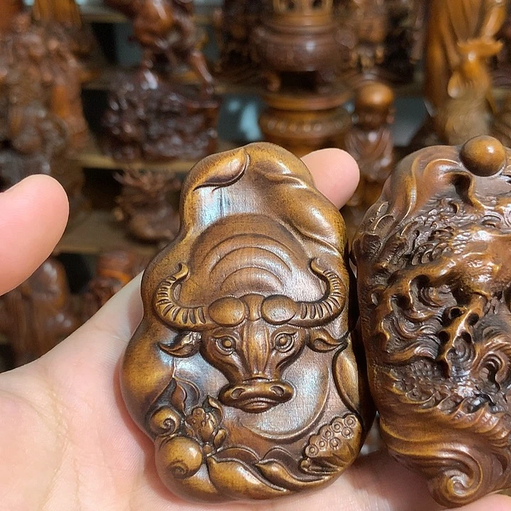 黄杨木苏****?生肖牌牌手把